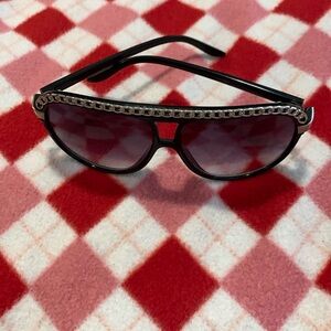 Black sunglasses 🕶️